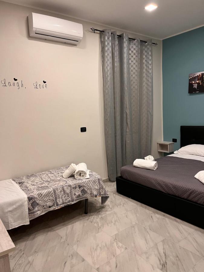 Couette-café Oceania 43 Naples