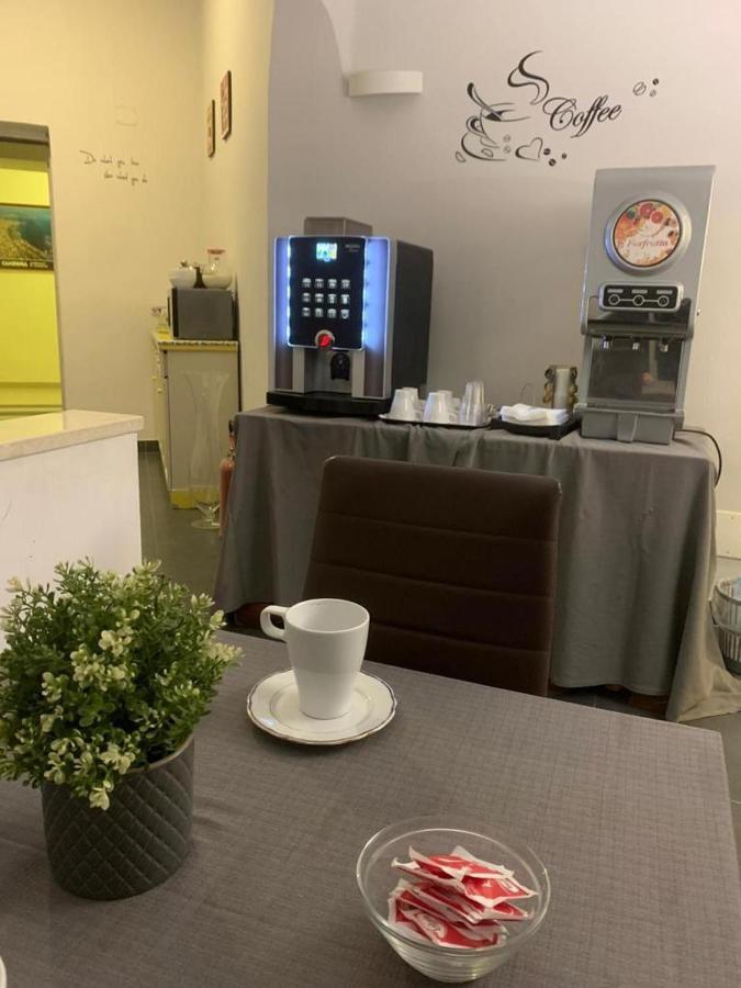 Couette-café Oceania 43 Naples